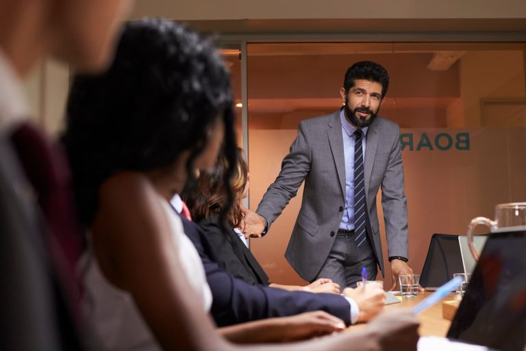 Mon patron me demande de travailler mon jour de repos : que faire ?