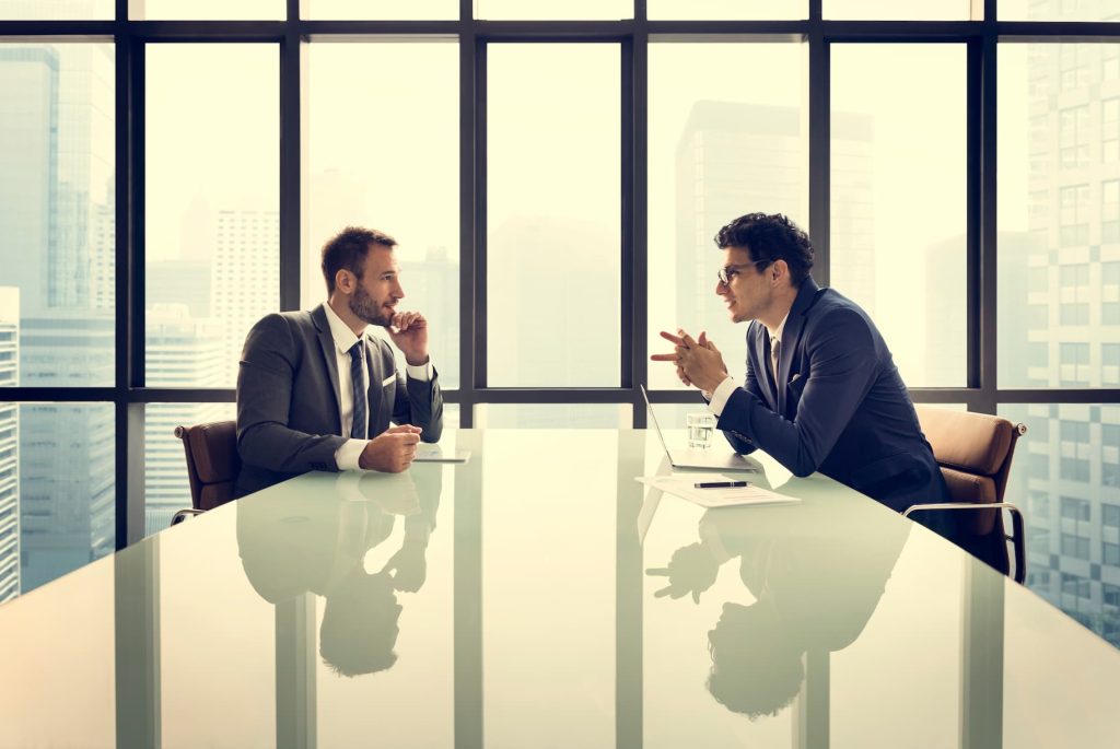 Mon associé ne veut pas me racheter mes parts : que faire concrètement