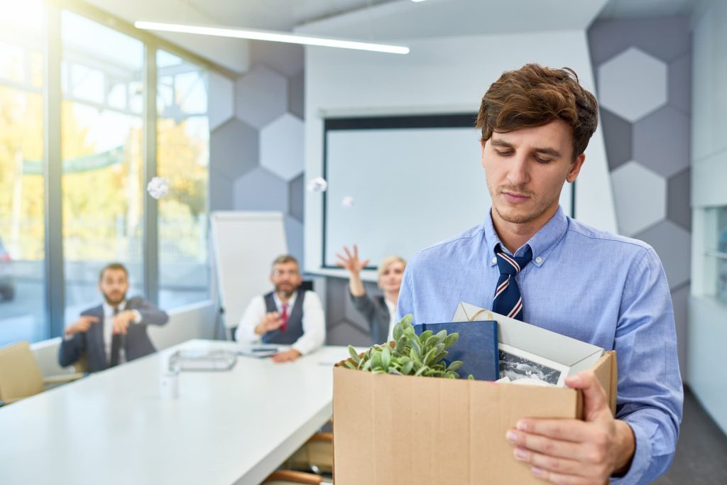 Que faire après un licenciement pour faute grave : les démarches à connaître